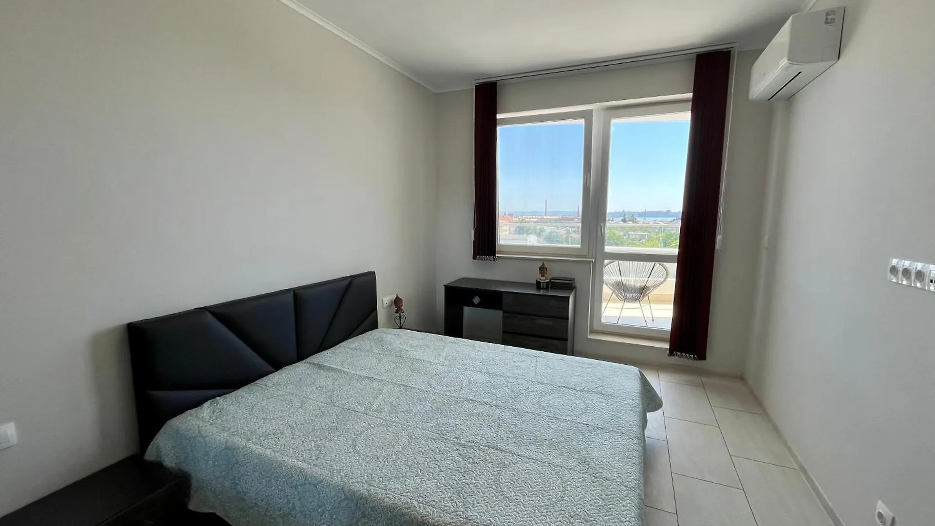 Central Park Arena Apartment Burgas